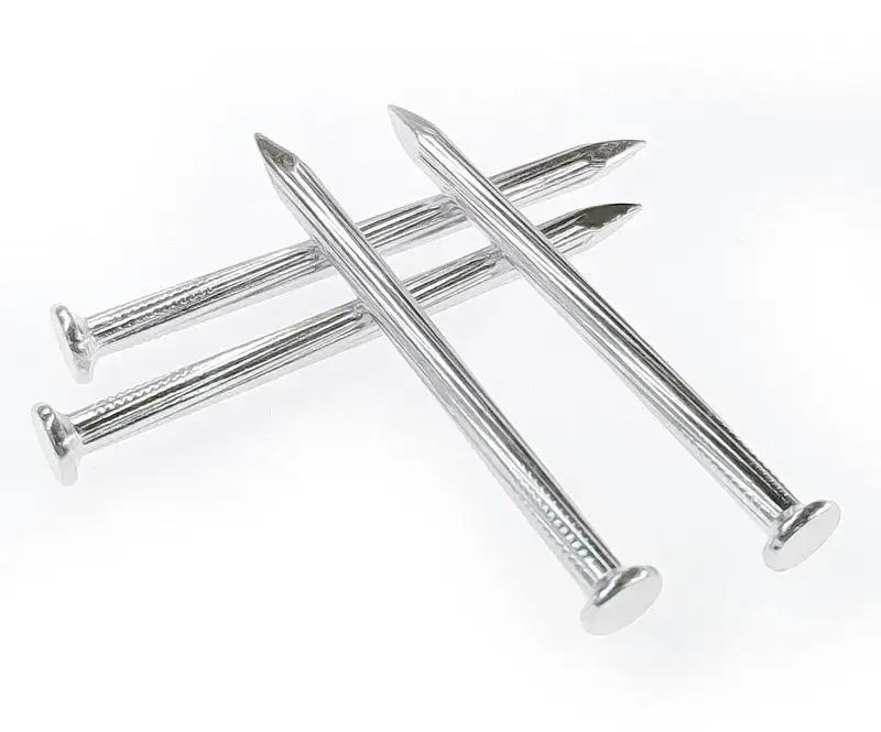 Ongles en acier au ciment